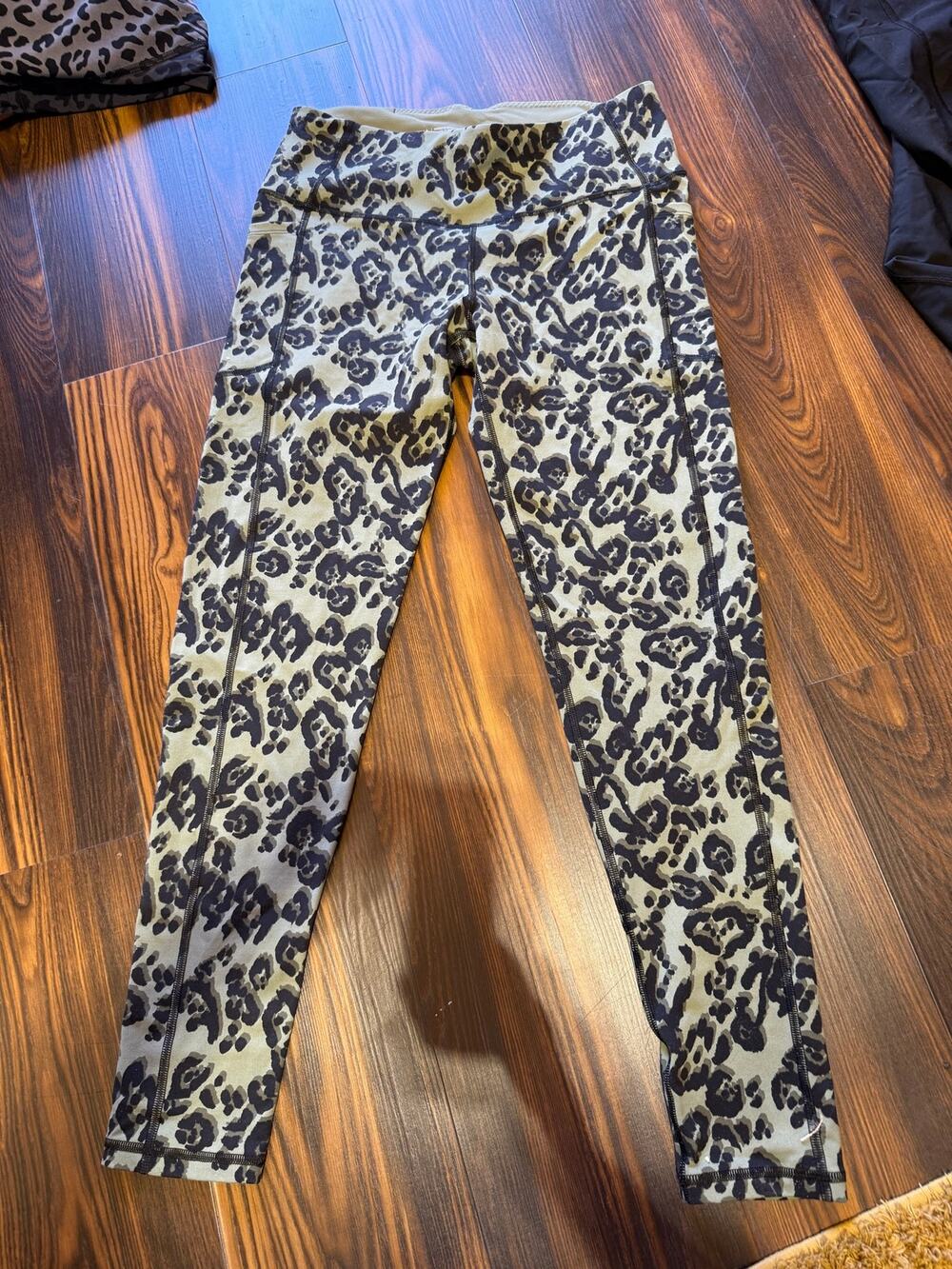 Victoria’s Secret Sport Leopard Print High Rise Pocket Leggings Size L